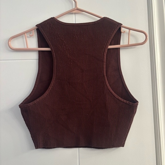 Aritzia Babaton Cropped Knit Tank Top Ribbed Burgundy Size M Minimalist - Picture 3 of 5